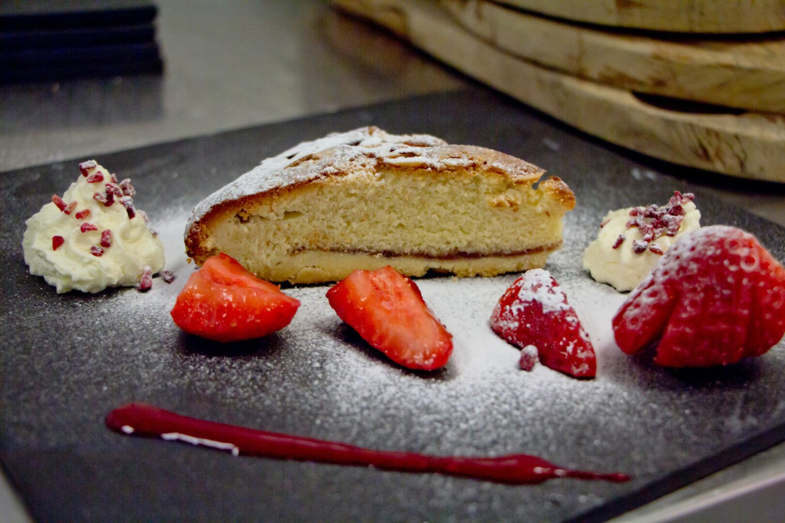 Cake with strawberries