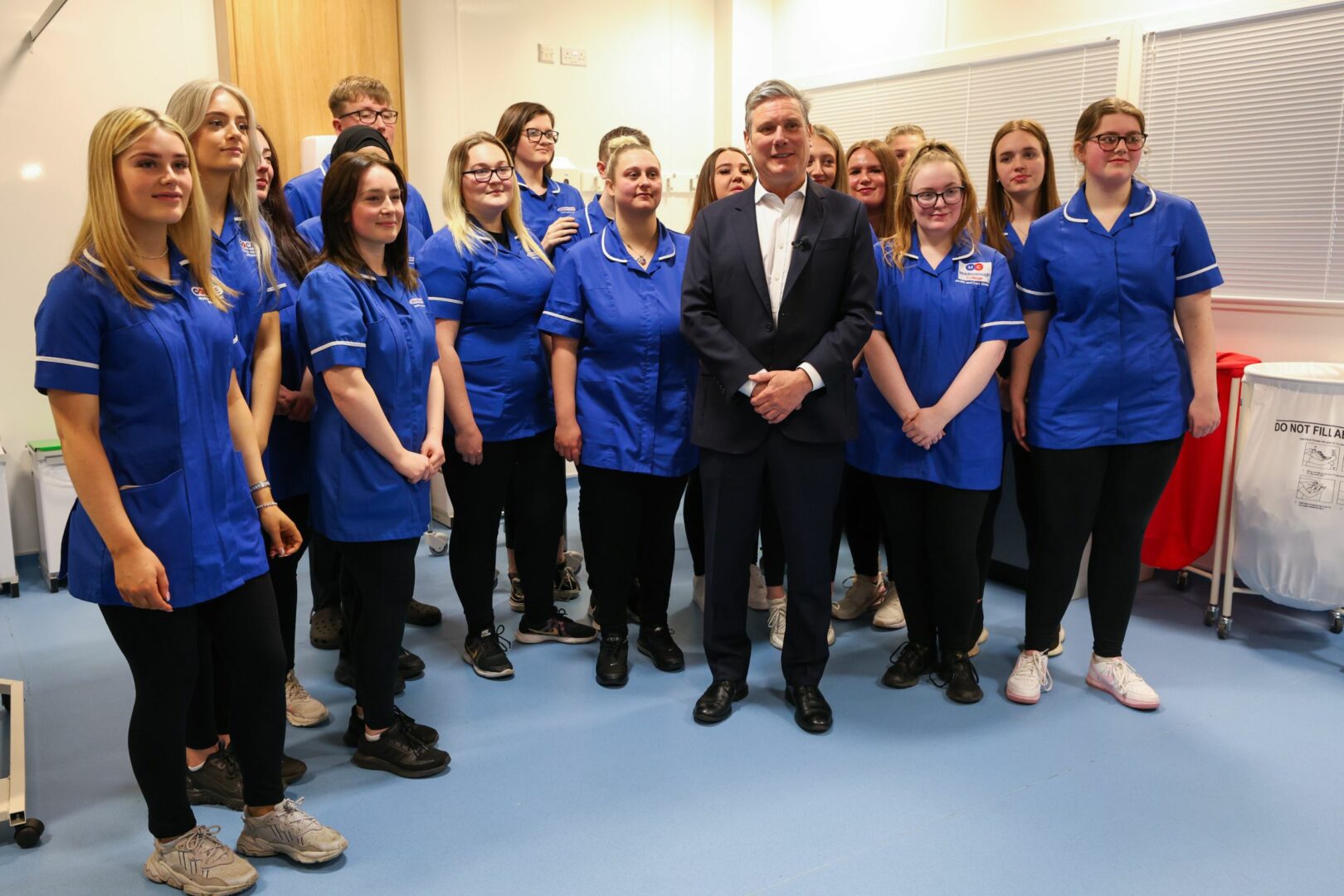 Keir Starmer visits health ward