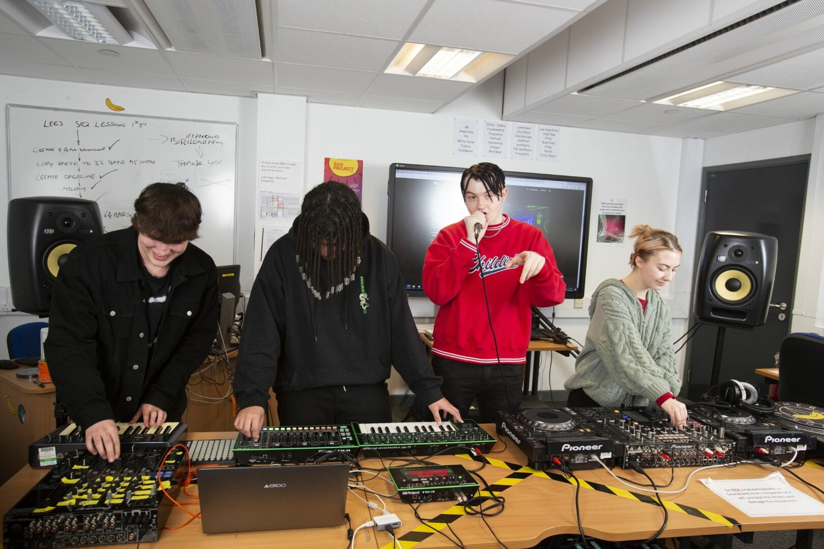 Music students dj-ing