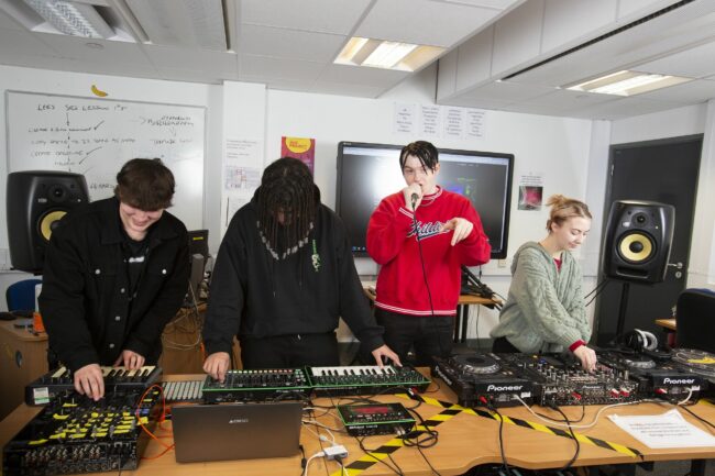 Music students dj-ing