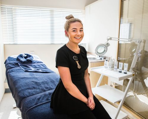 Beauty apprentice in beauty room