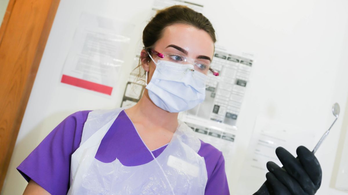 Dental Apprentice