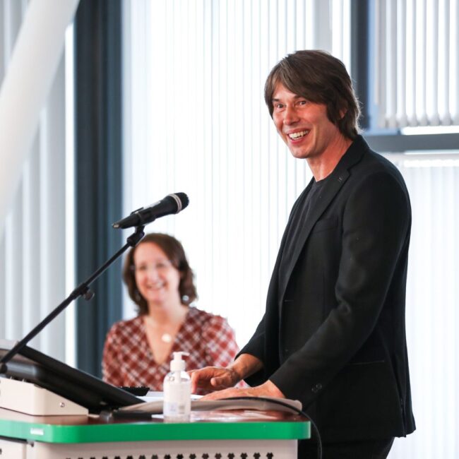 Prof Brian Cox
