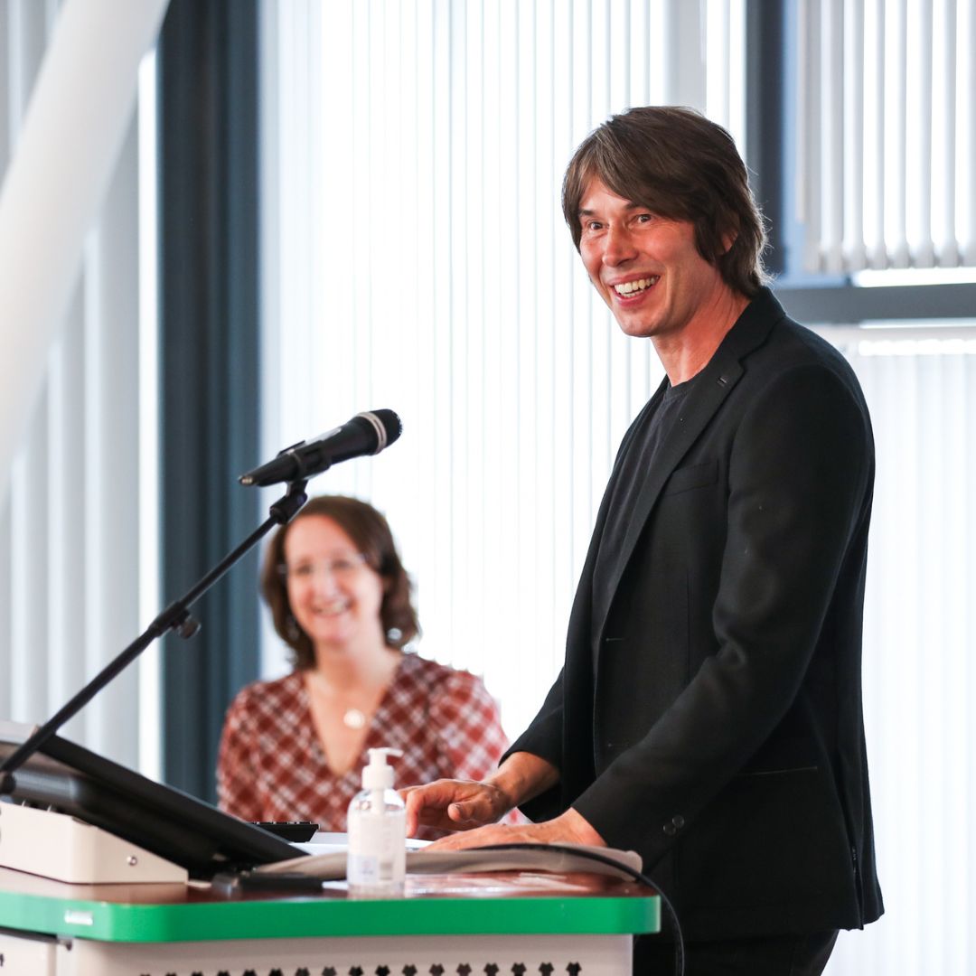 Prof Brian Cox
