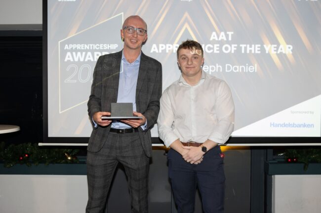 Sponsor Handlesbanken' Mark Polley, with AAT Winner, Joseph Daniel