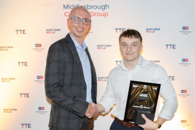 Sponsor Handlesbanken' Mark Polley, with AAT Winner, Joseph Daniel