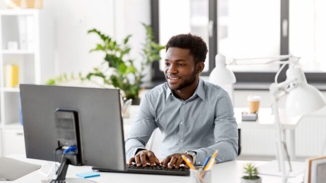 Admin Apprentice in office