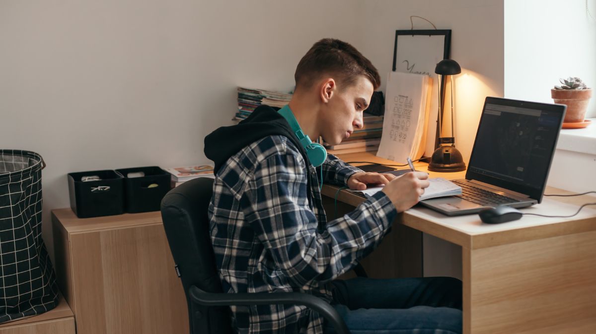 Student on laptop