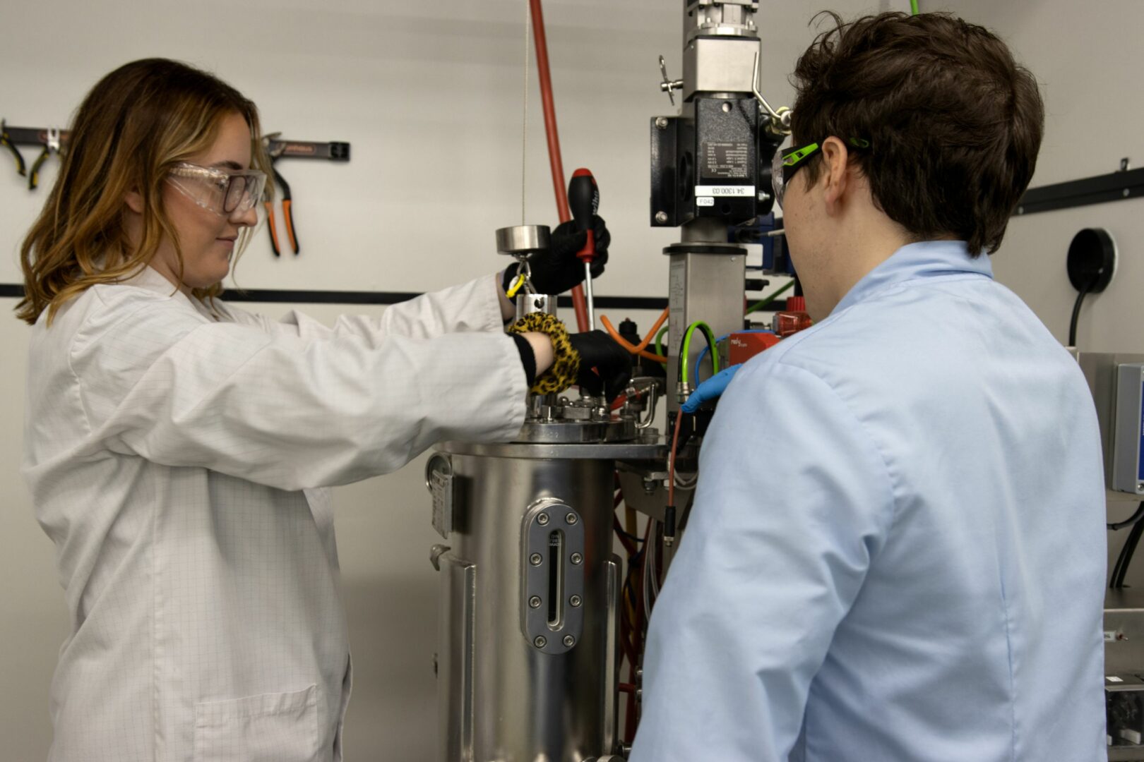 Laboratory apprentice